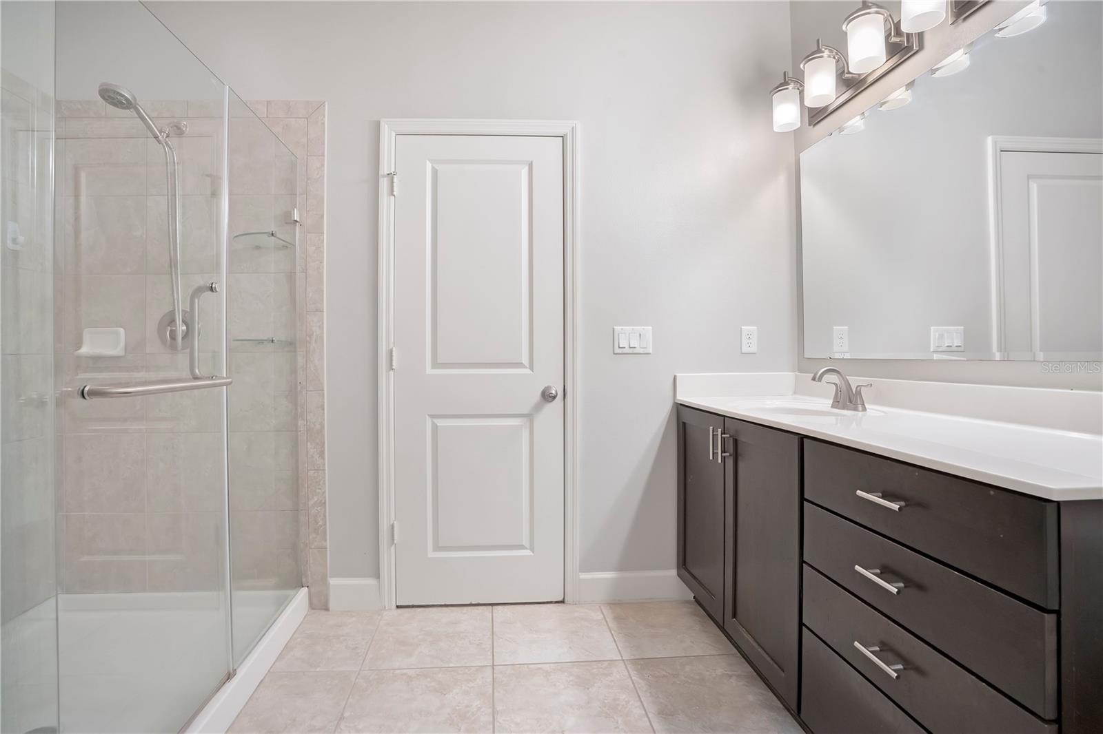 Image 35 of 56 For 11537 Chateaubriand Avenue