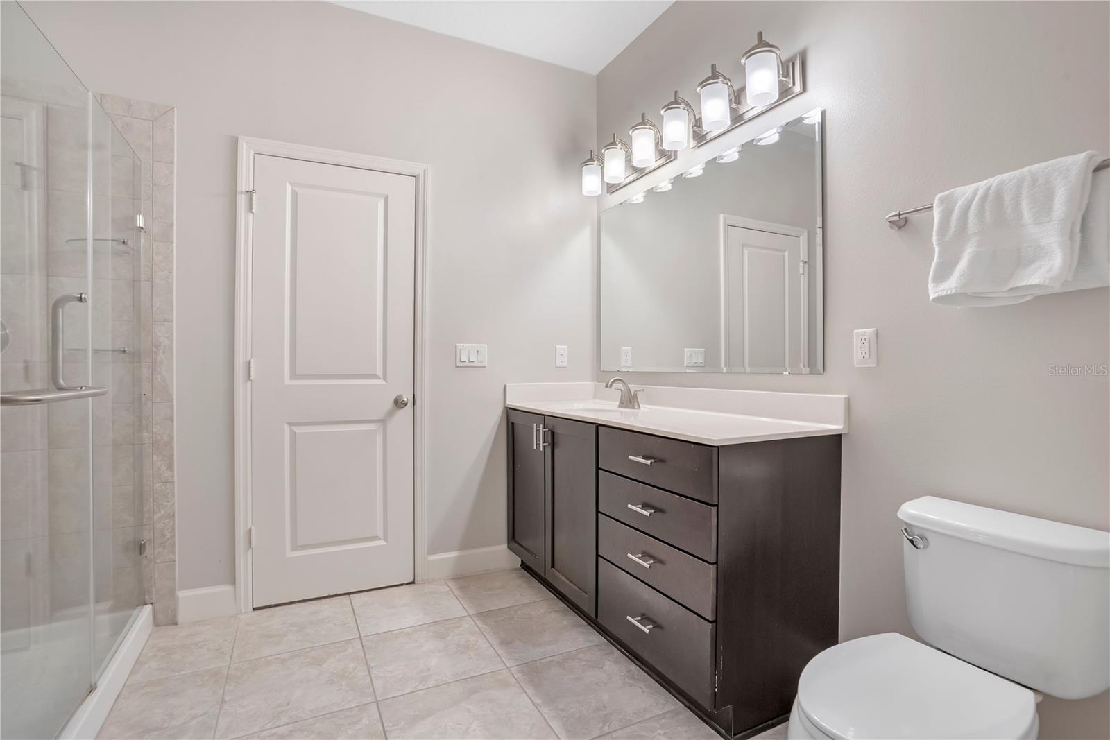 Image 36 of 56 For 11537 Chateaubriand Avenue