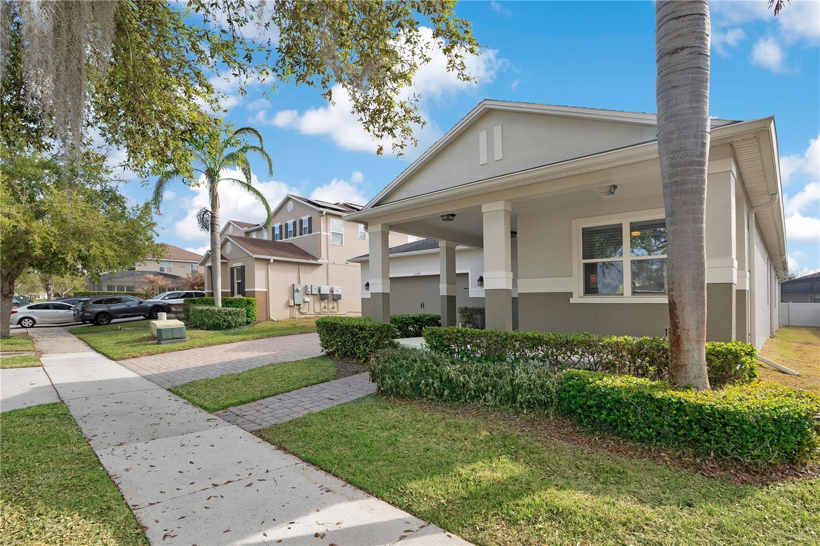 Image 4 of 56 For 11537 Chateaubriand Avenue