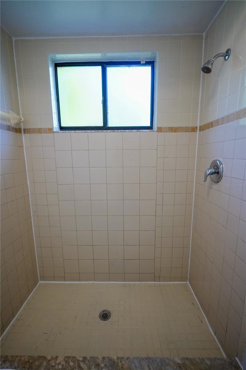 Image 16 of 36 For 3240 Pineridge Circle