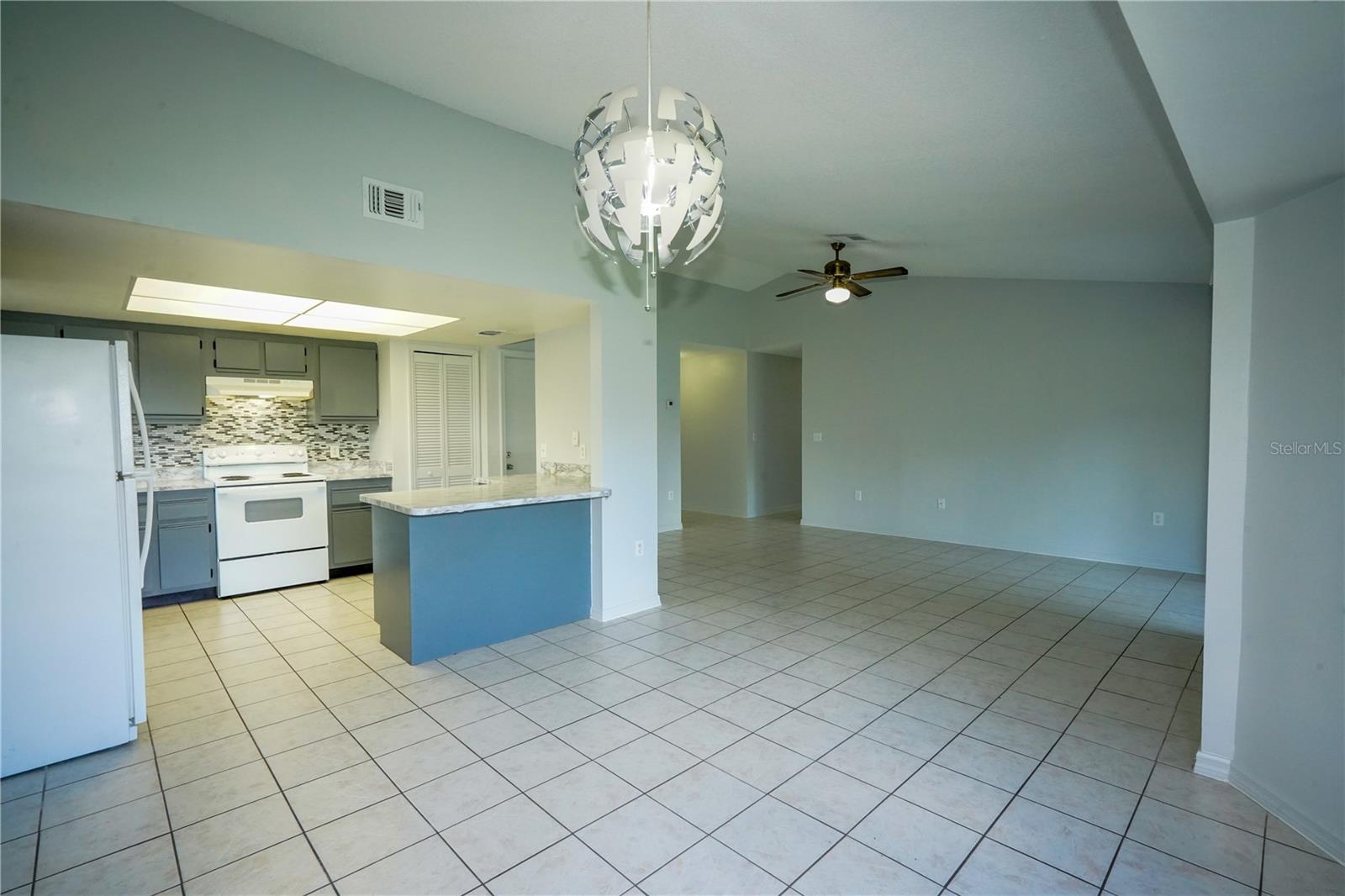 Image 7 of 36 For 3240 Pineridge Circle