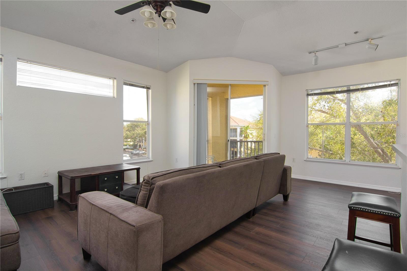 Image 10 of 13 For 1125 Lake Shadow Circle 5311