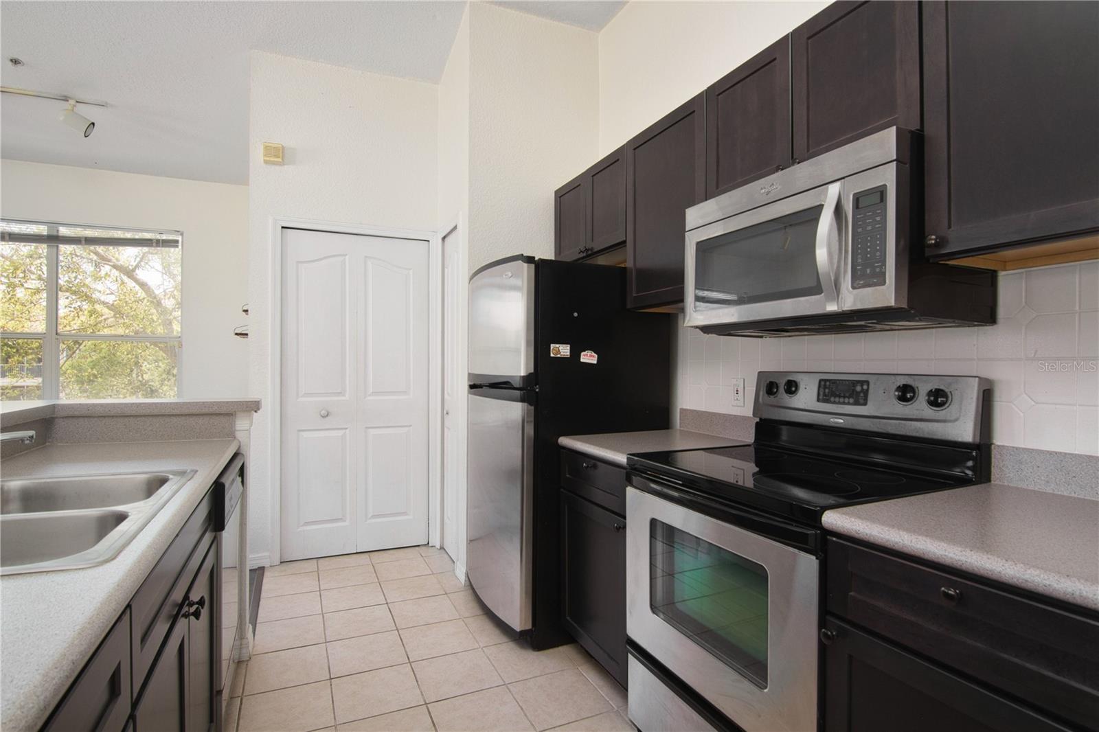 Image 7 of 13 For 1125 Lake Shadow Circle 5311