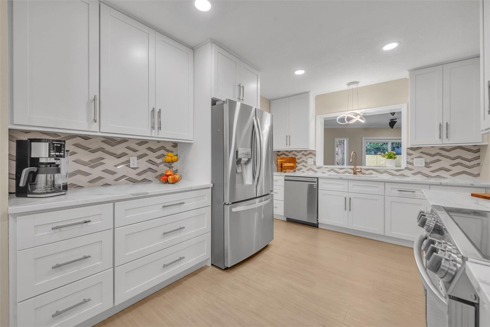 Image 13 of 44 For 1180 Banbury Trail