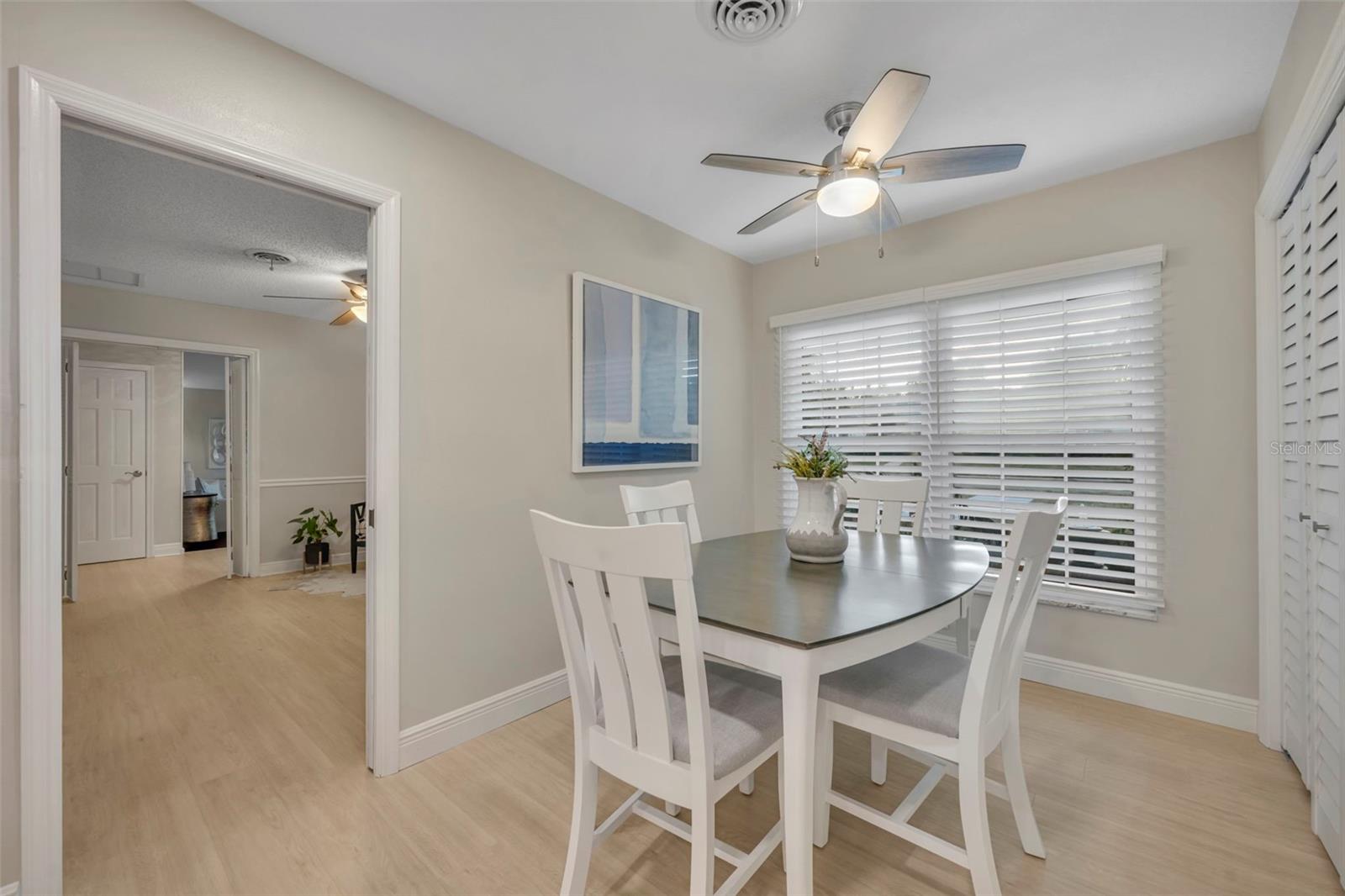 Image 14 of 44 For 1180 Banbury Trail