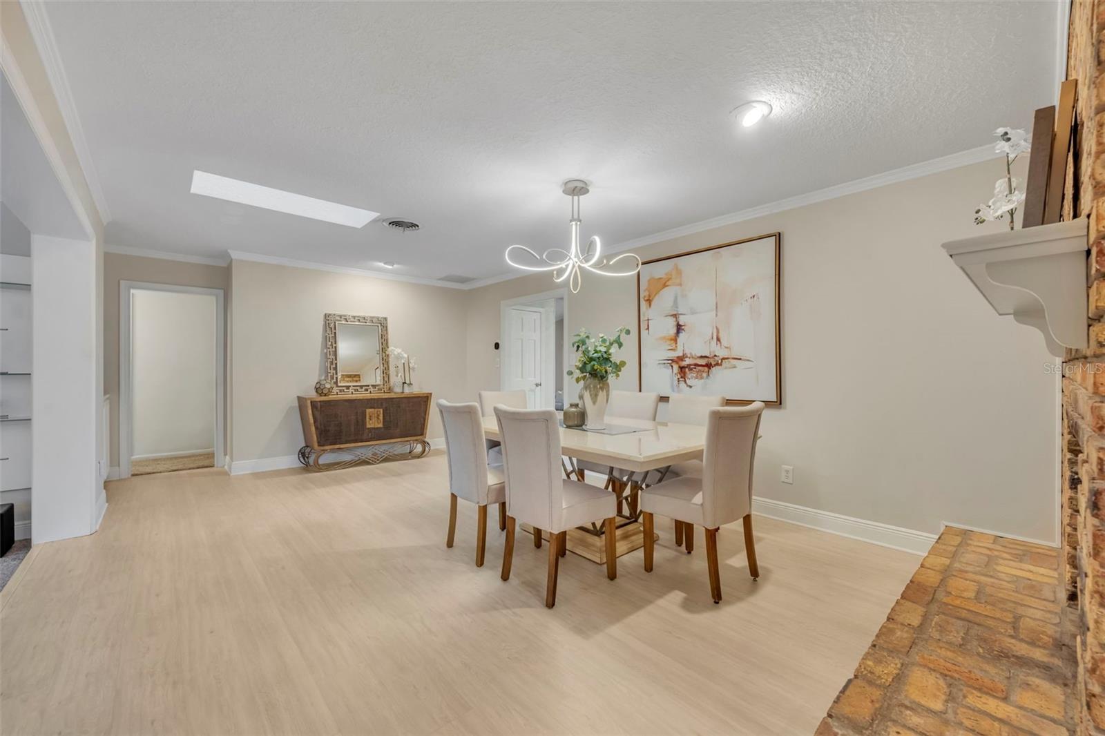 Image 17 of 44 For 1180 Banbury Trail