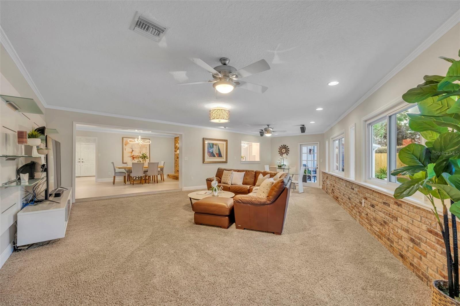 Image 21 of 44 For 1180 Banbury Trail