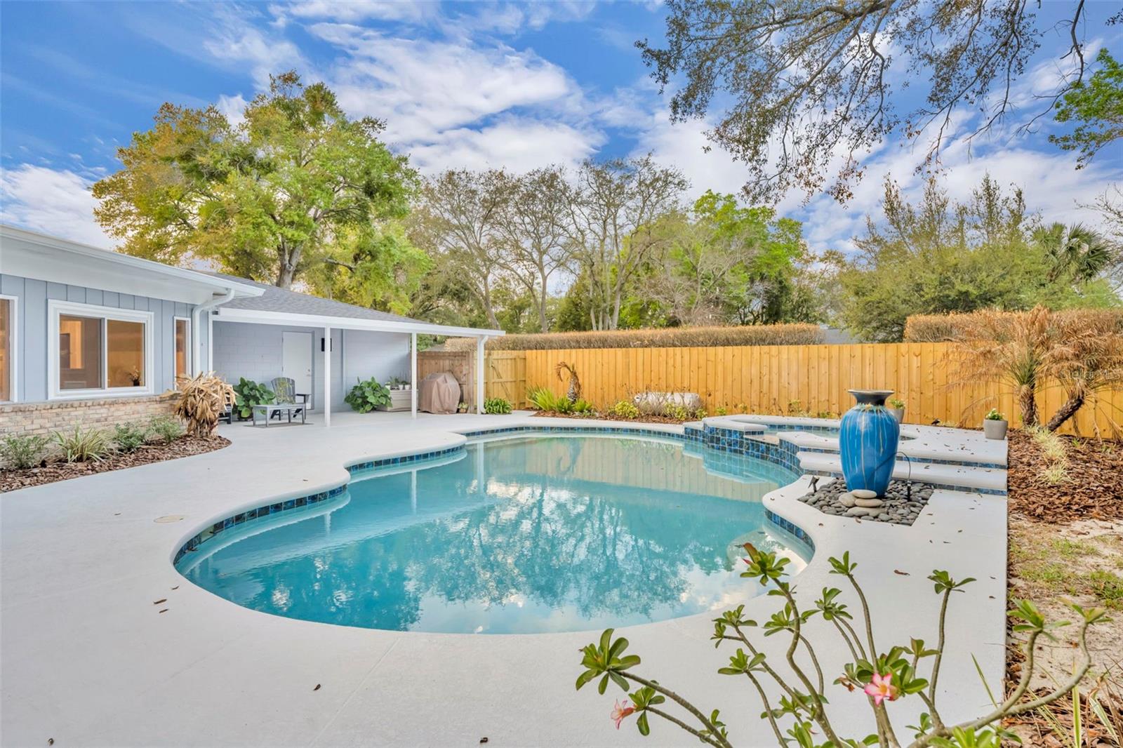 Image 35 of 44 For 1180 Banbury Trail