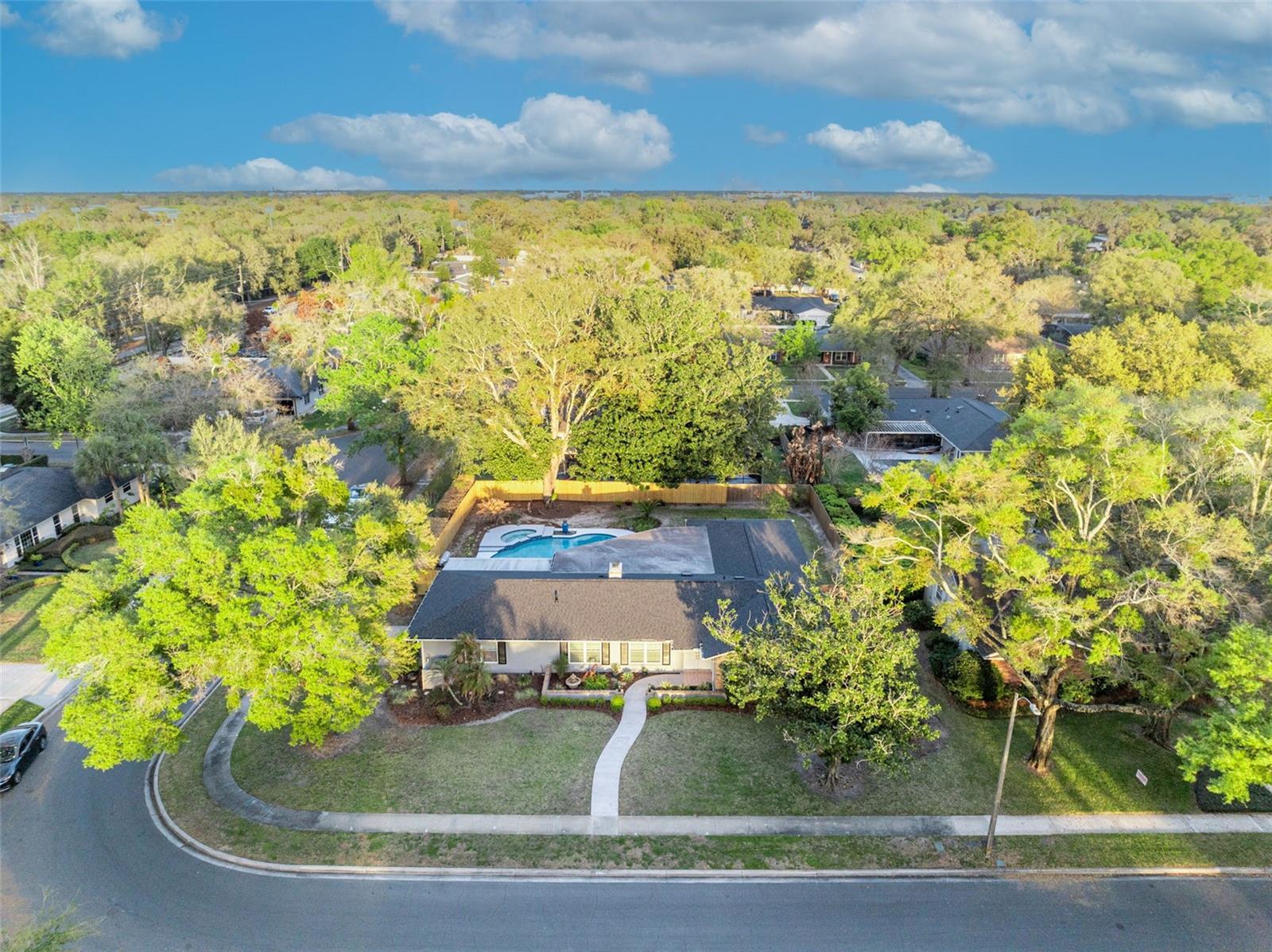 Image 37 of 44 For 1180 Banbury Trail