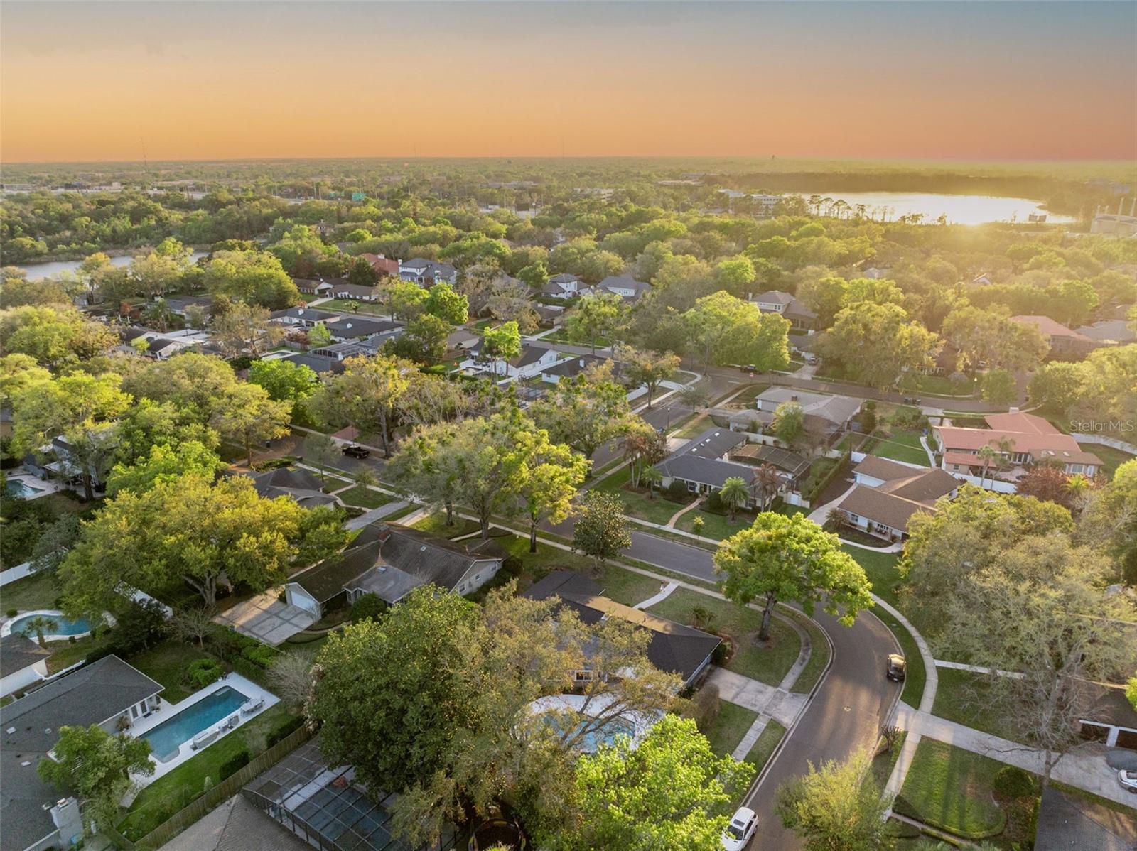 Image 43 of 44 For 1180 Banbury Trail