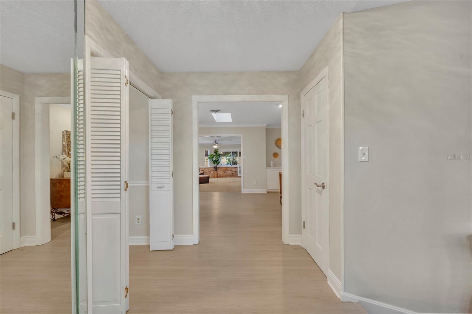 Image 6 of 44 For 1180 Banbury Trail