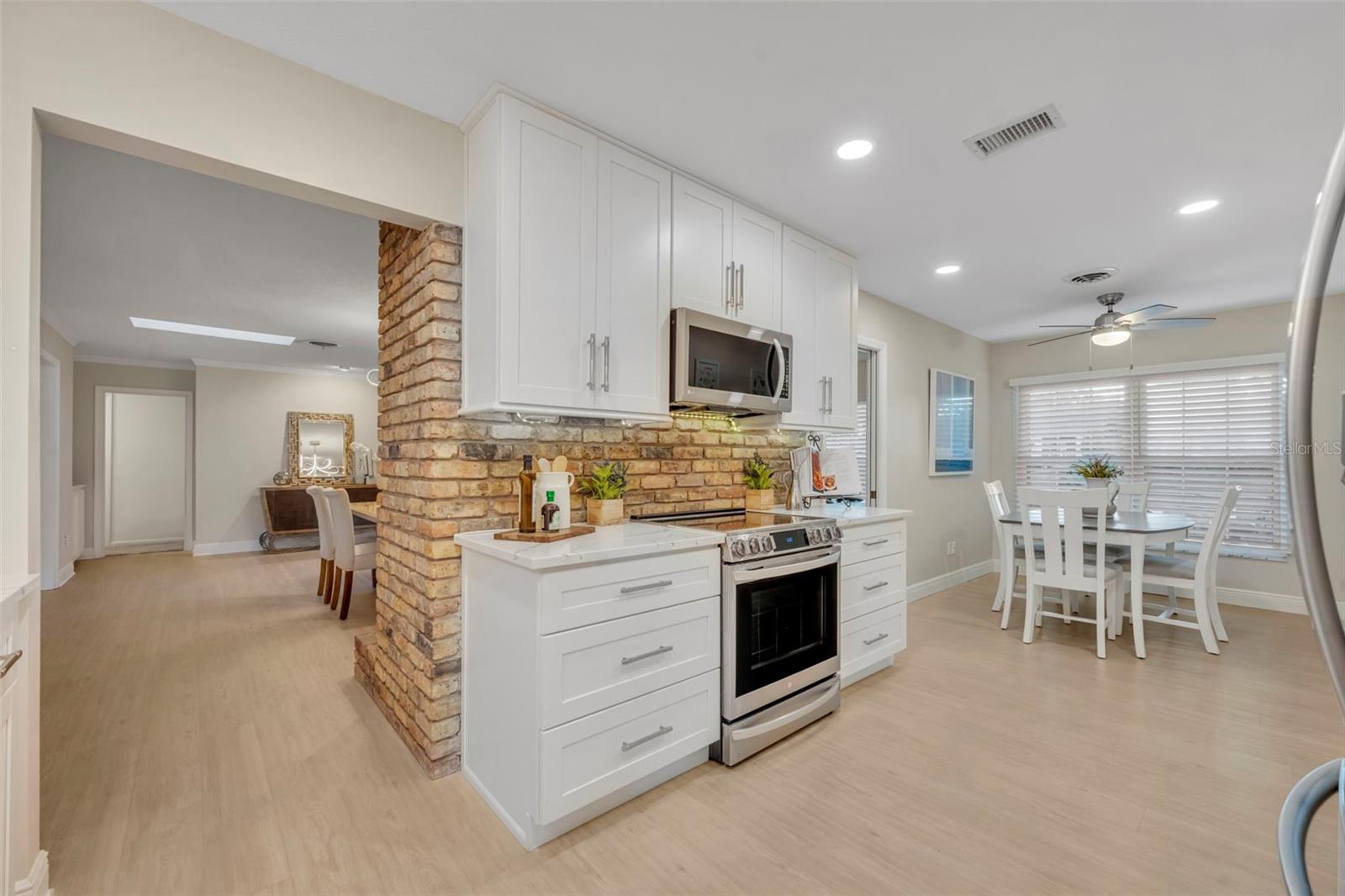 Image 9 of 44 For 1180 Banbury Trail