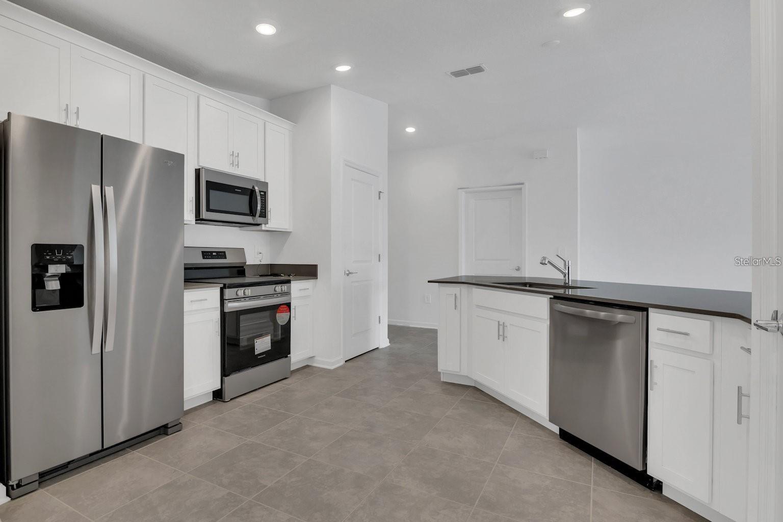 Image 20 of 24 For 2649 Armstrong Avenue A