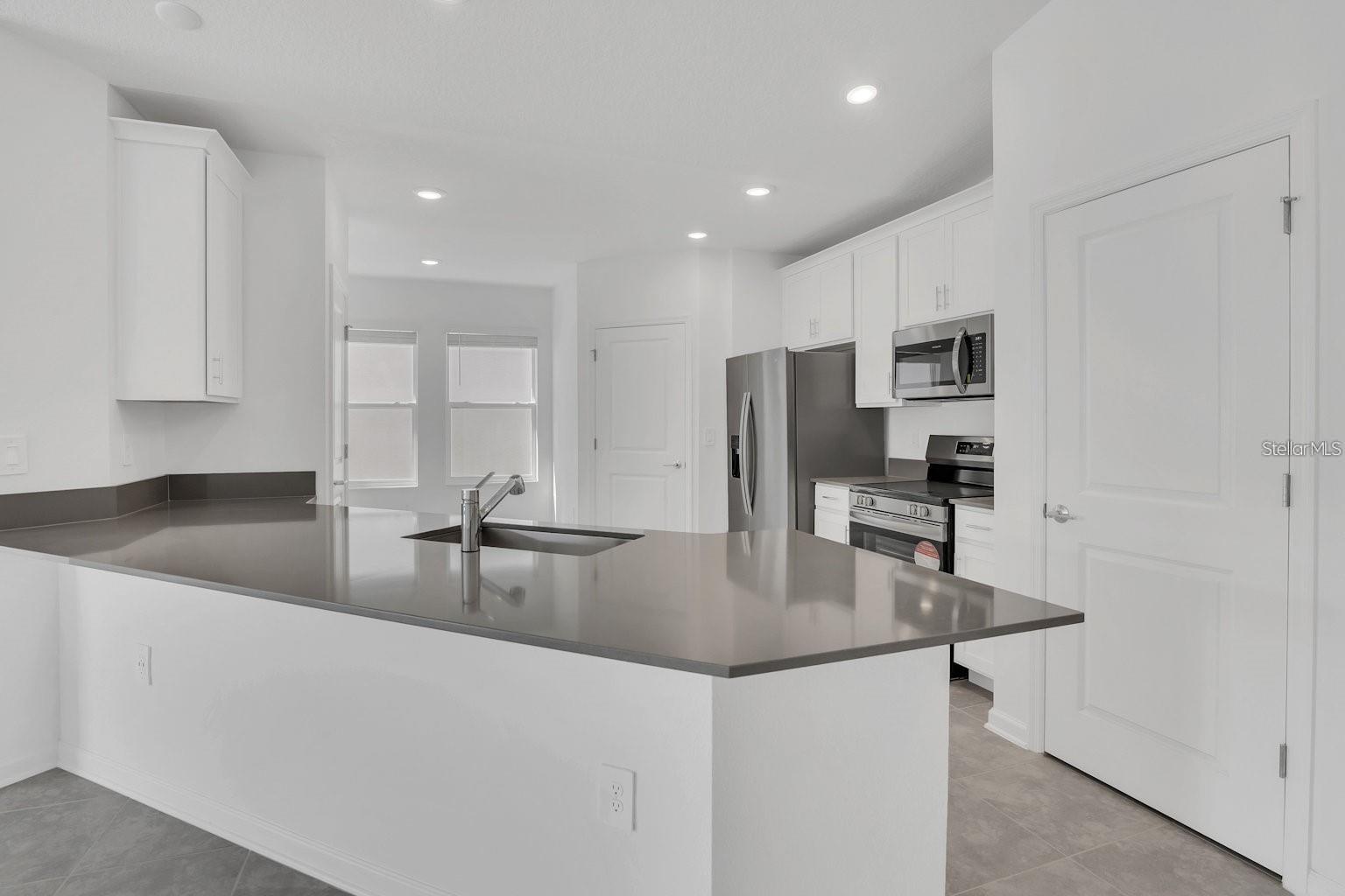 Image 22 of 24 For 2649 Armstrong Avenue A