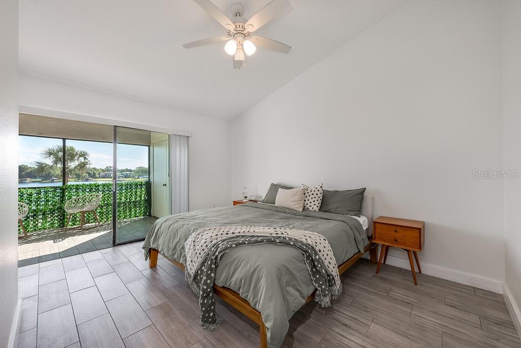 Image 10 of 30 For 4117 Fairview Vista Point 305