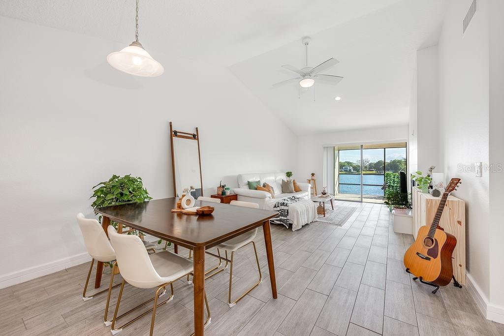 Image 3 of 30 For 4117 Fairview Vista Point 305