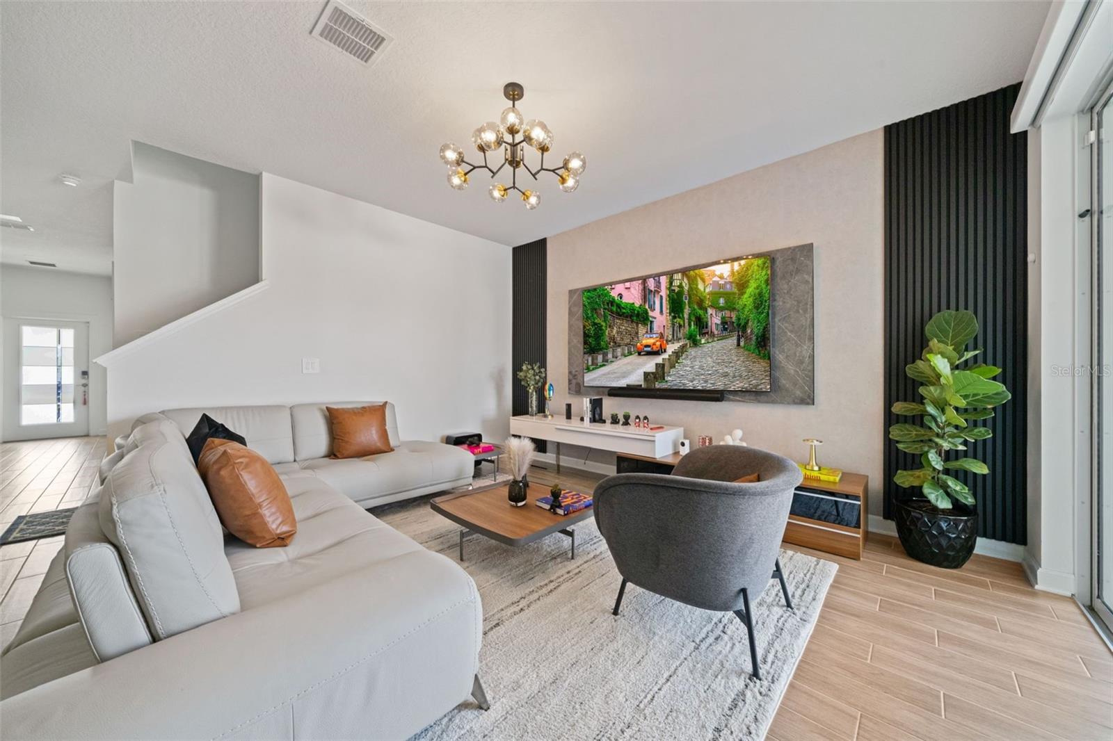 Image 10 of 36 For 3063 Addison Boulevard