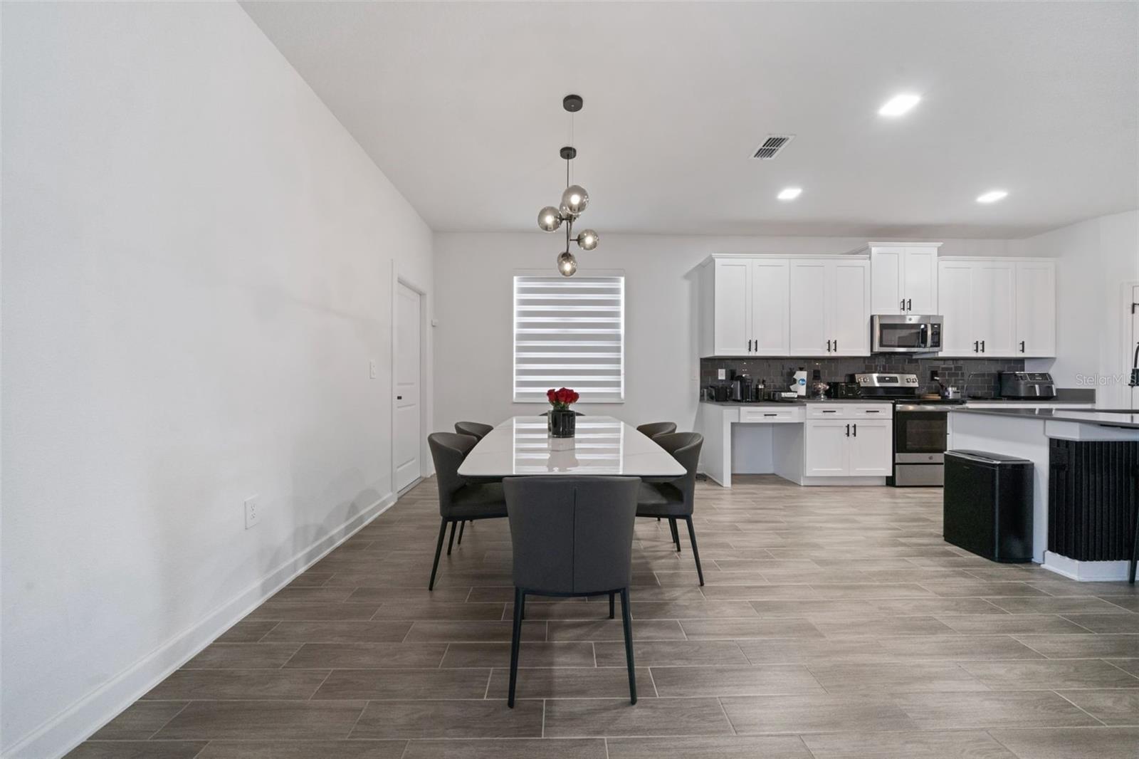 Image 16 of 36 For 3063 Addison Boulevard