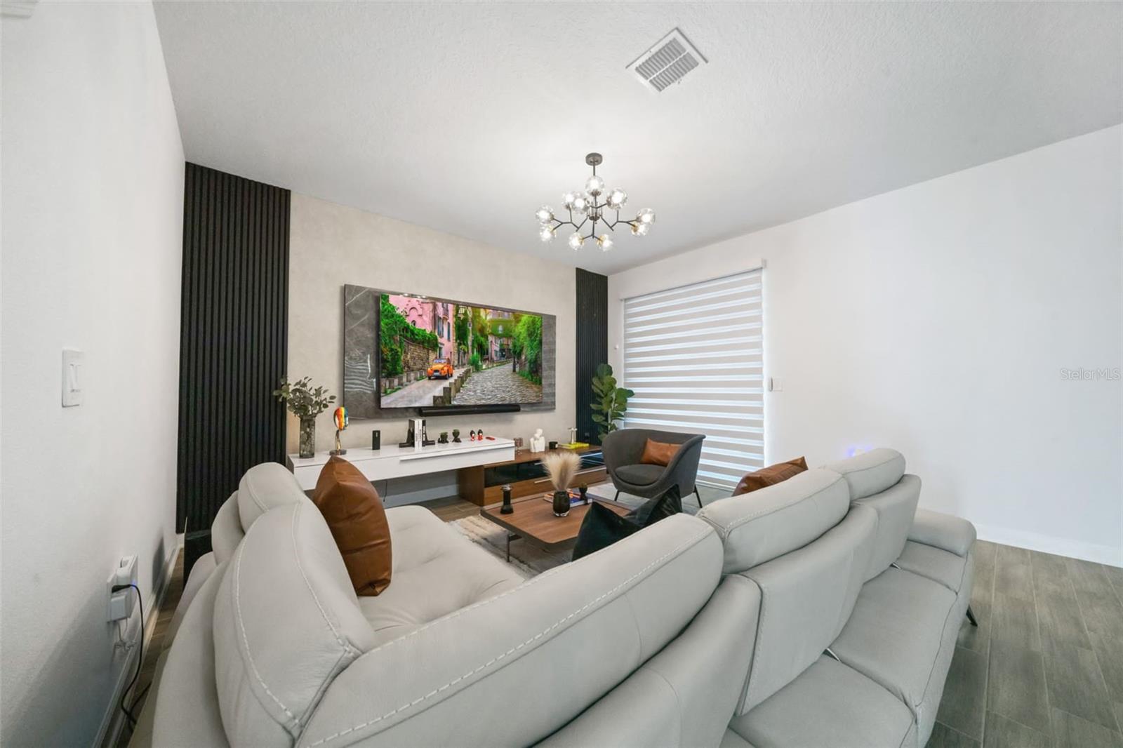 Image 7 of 36 For 3063 Addison Boulevard