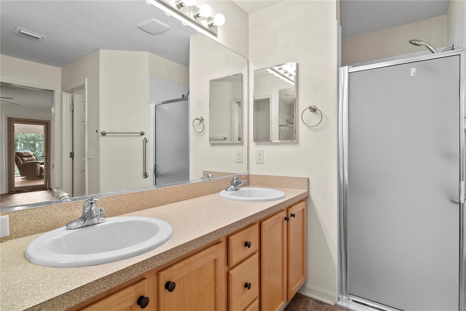 Image 17 of 30 For 2525 Five Forks Trail