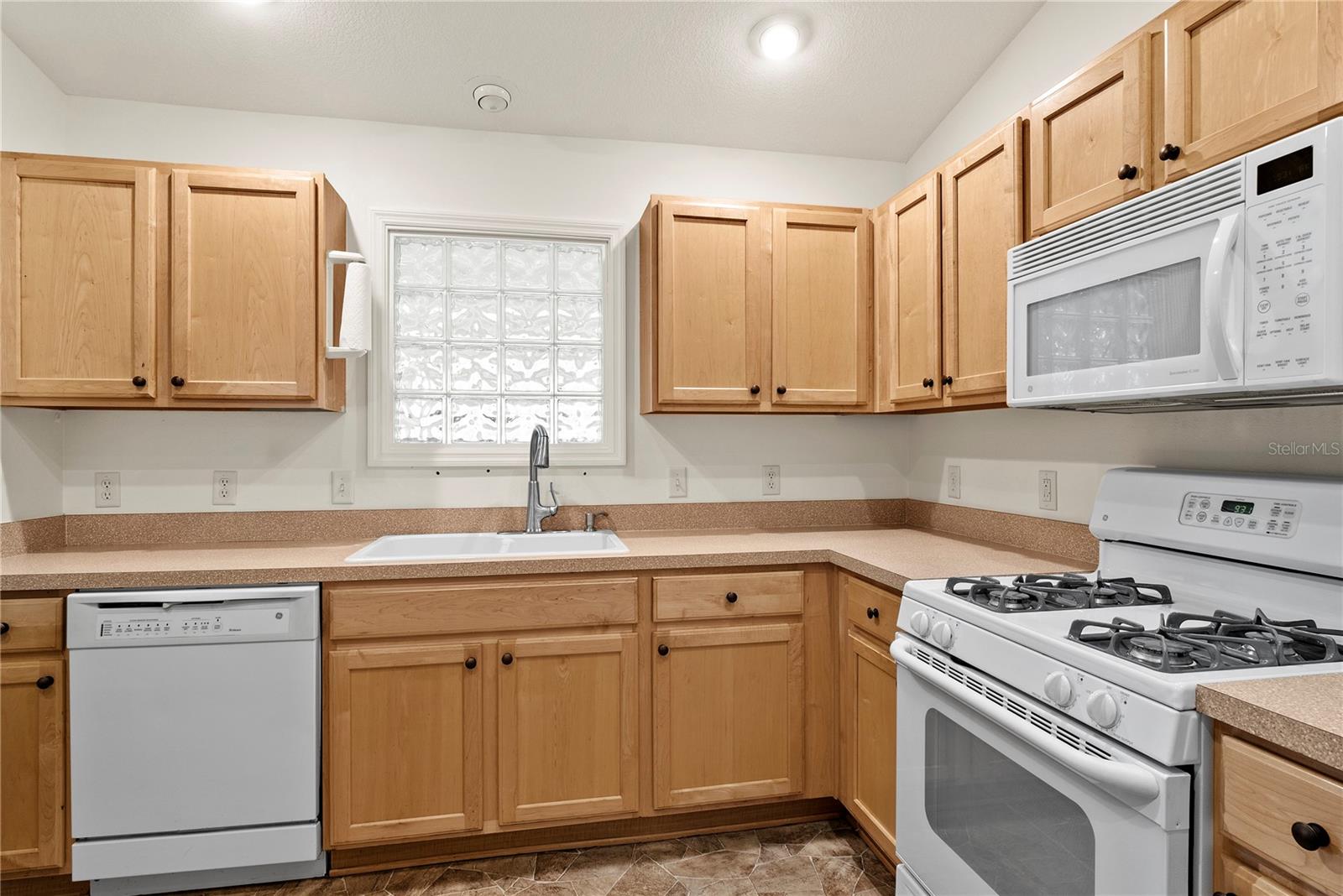 Image 9 of 30 For 2525 Five Forks Trail