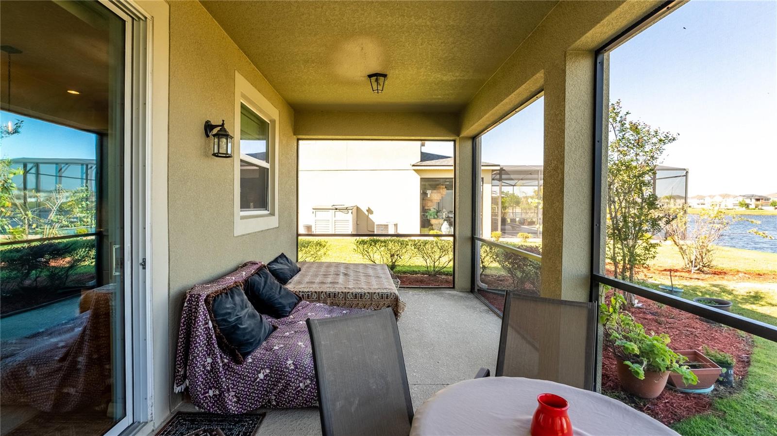 Listing photo id 8 for 2515 Fontaine Drive