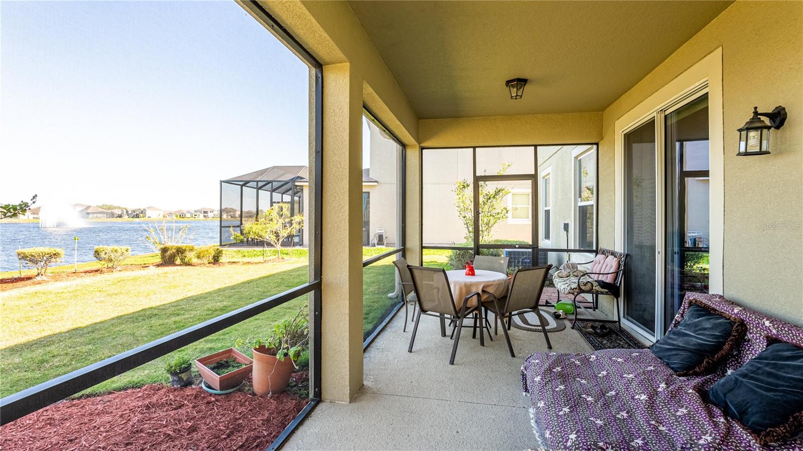 Listing photo id 9 for 2515 Fontaine Drive