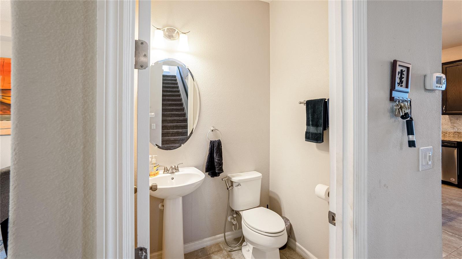 Listing photo id 10 for 2515 Fontaine Drive