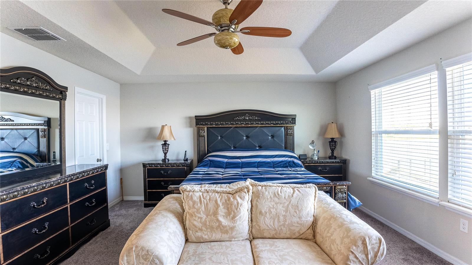 Listing photo id 12 for 2515 Fontaine Drive