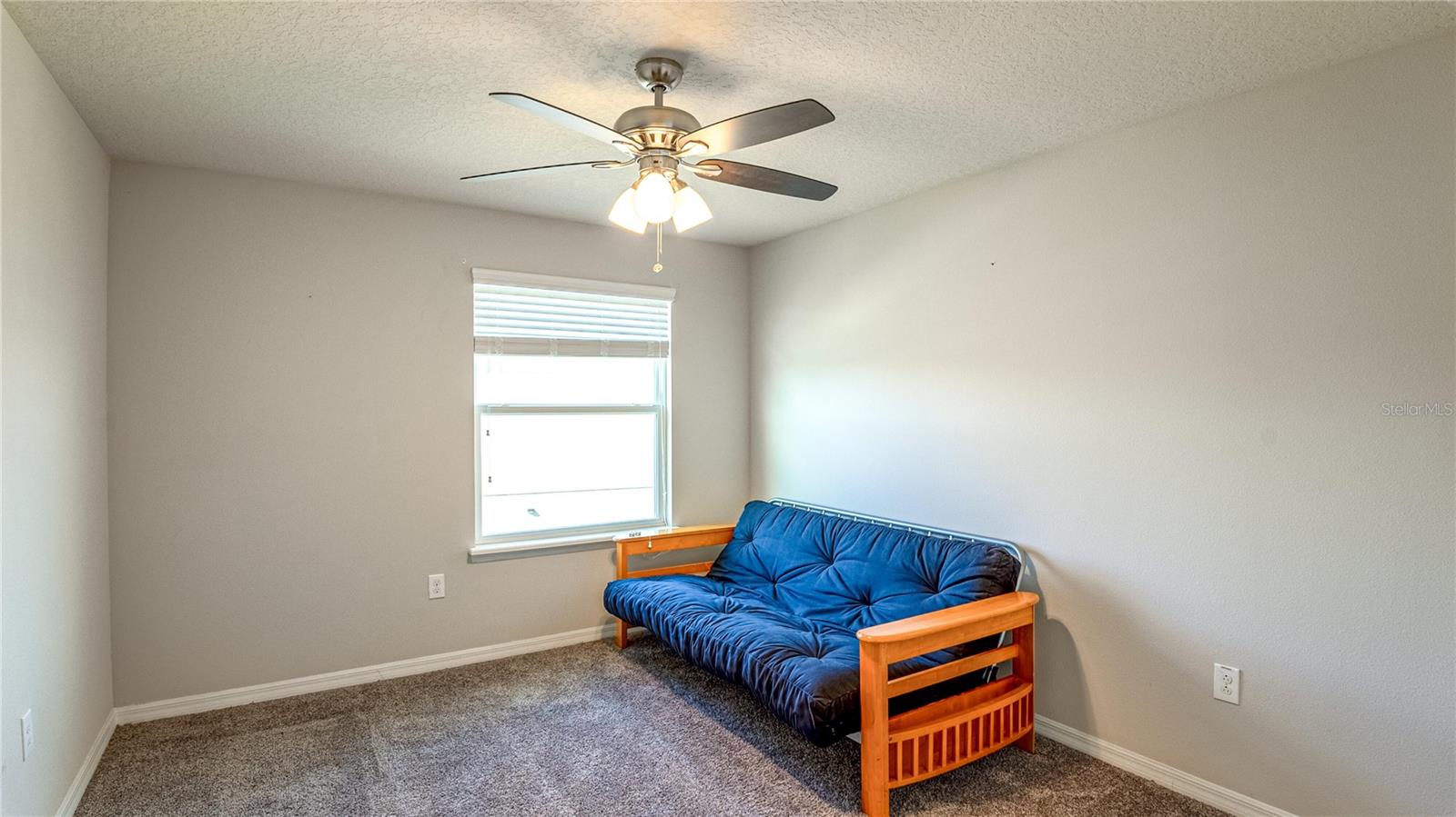 Listing photo id 16 for 2515 Fontaine Drive