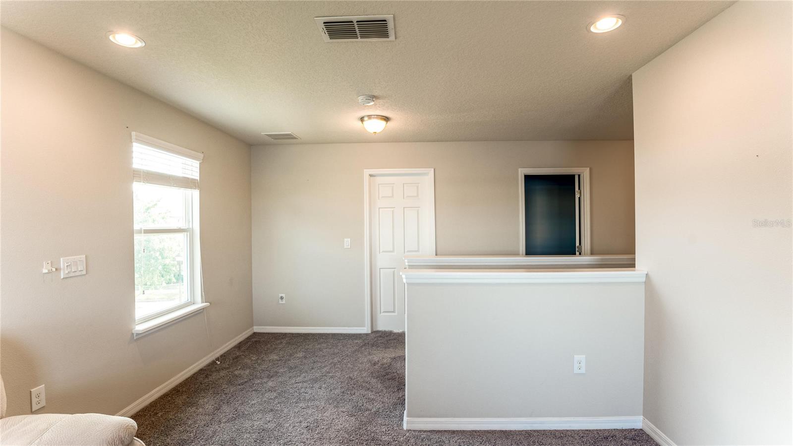 Listing photo id 21 for 2515 Fontaine Drive