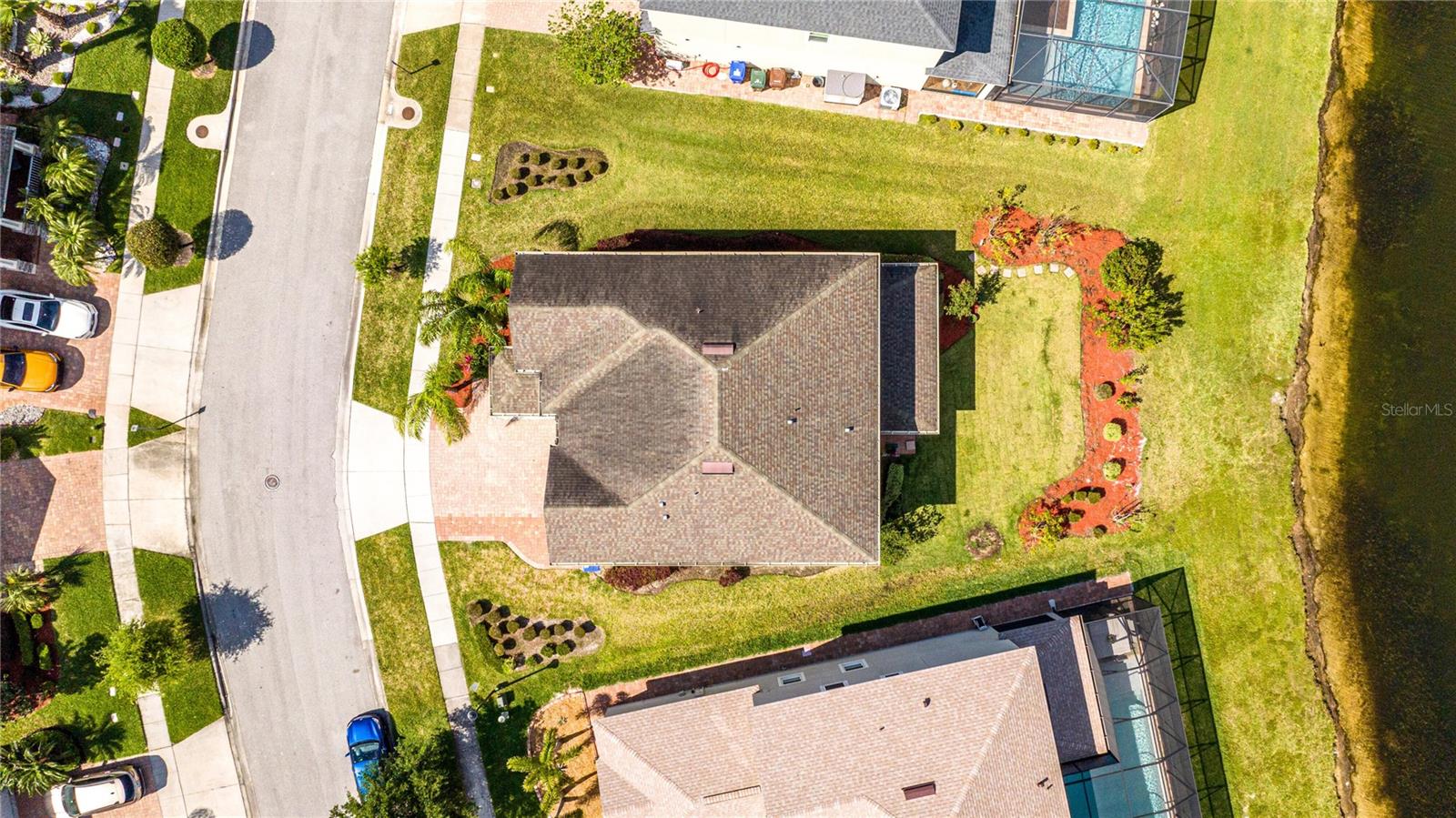 Listing photo id 25 for 2515 Fontaine Drive