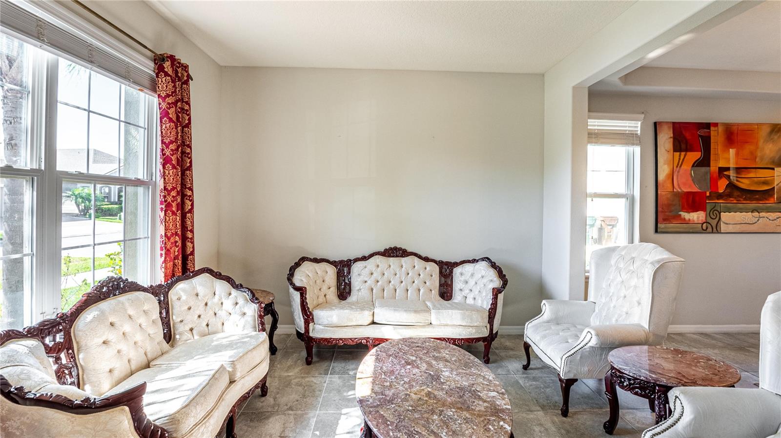 Listing photo id 2 for 2515 Fontaine Drive