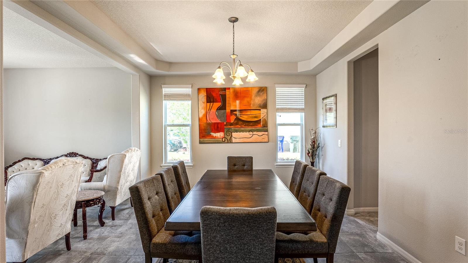 Listing photo id 3 for 2515 Fontaine Drive