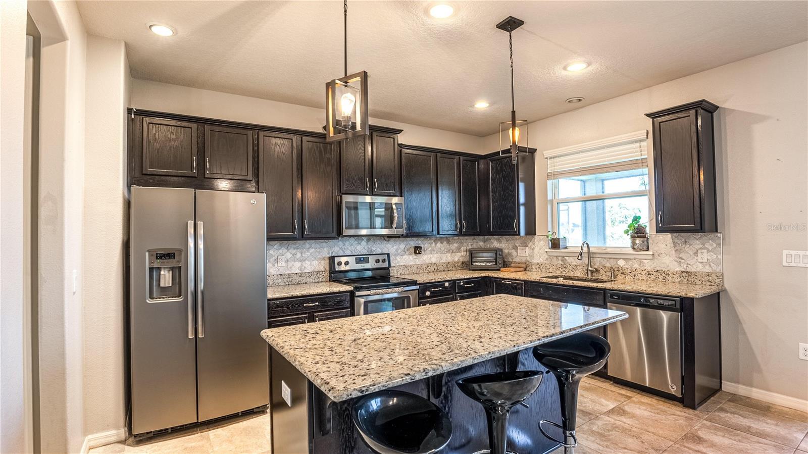 Listing photo id 6 for 2515 Fontaine Drive