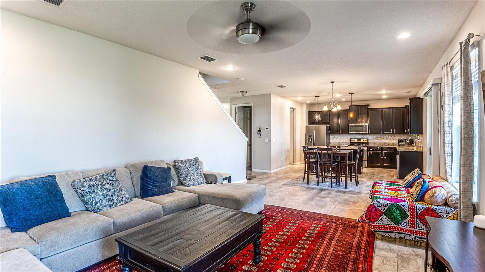 Listing photo id 7 for 2515 Fontaine Drive