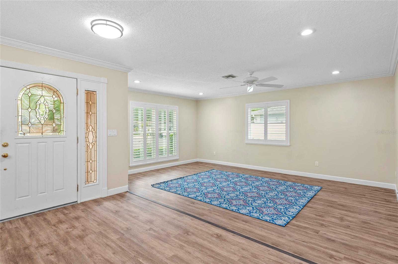 Listing photo id 13 for 516 Puerta Court