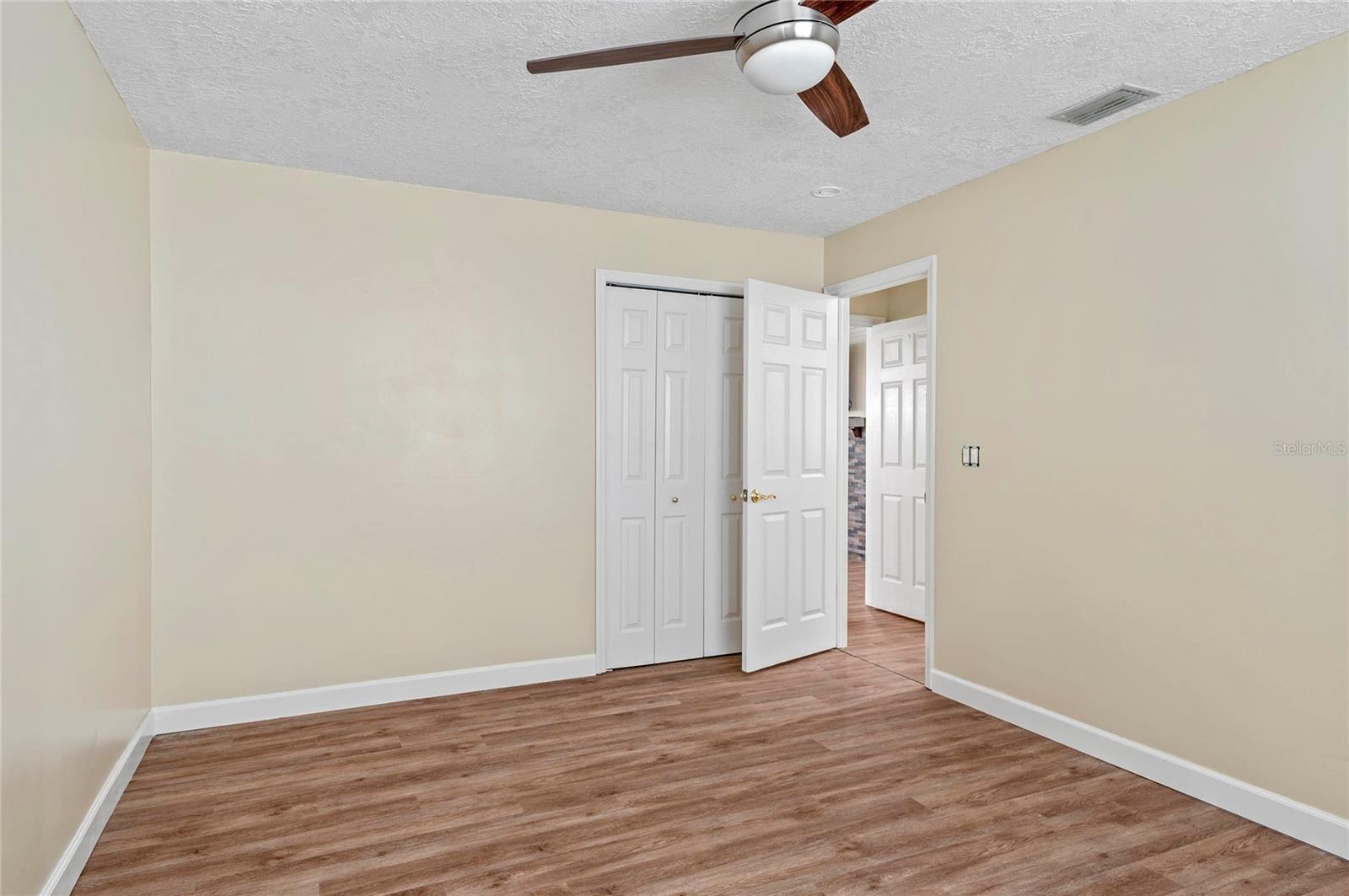Listing photo id 24 for 516 Puerta Court