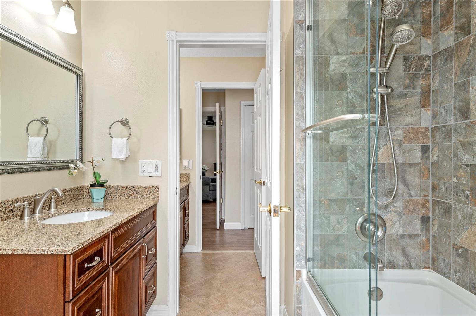 Listing photo id 26 for 516 Puerta Court