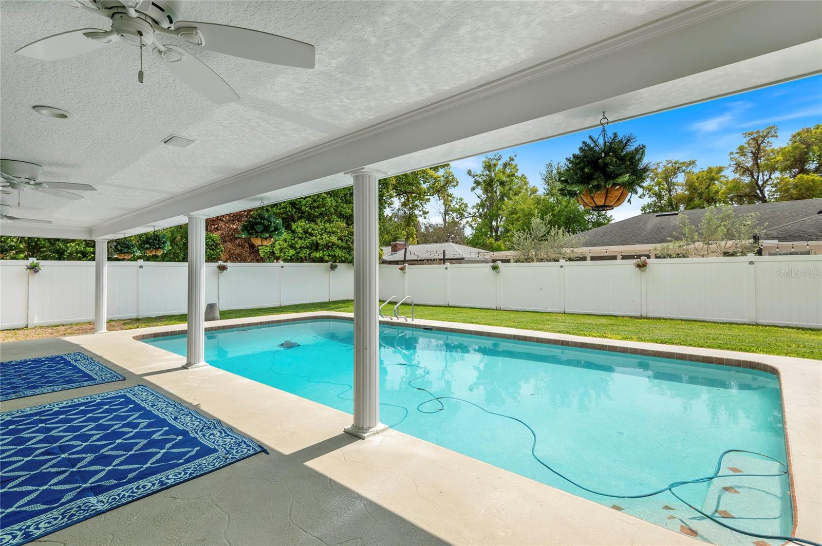 Listing photo id 29 for 516 Puerta Court