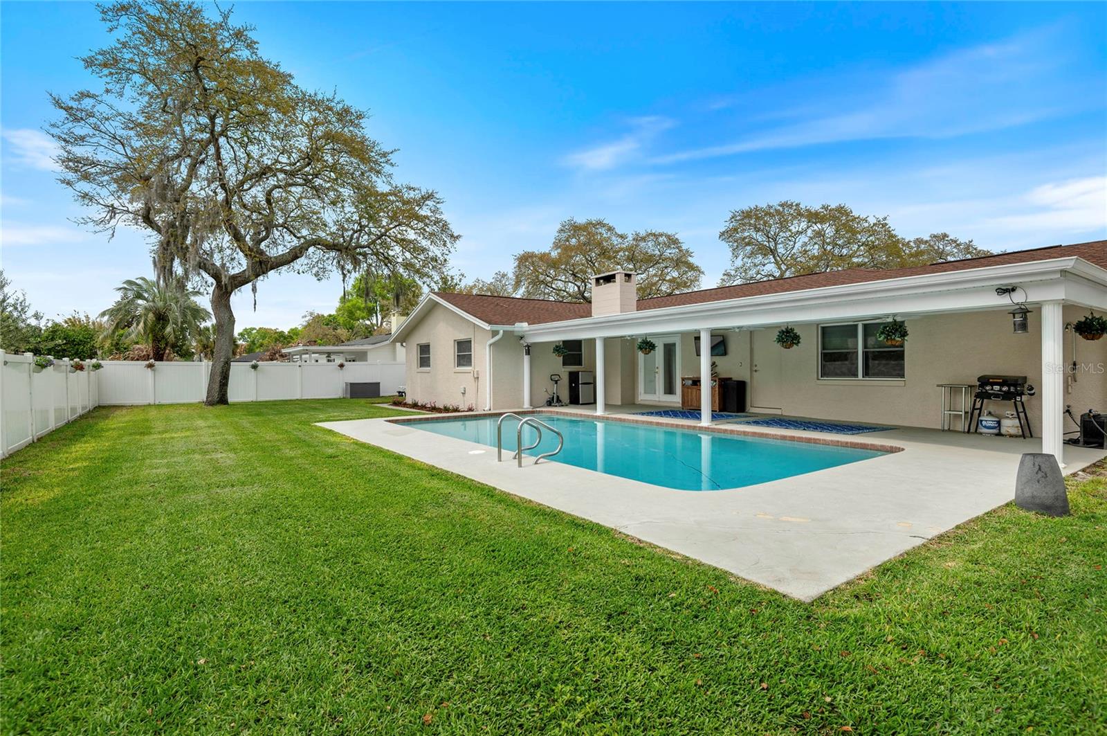 Listing photo id 31 for 516 Puerta Court