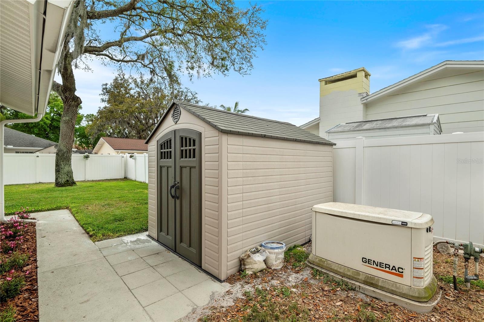 Listing photo id 34 for 516 Puerta Court