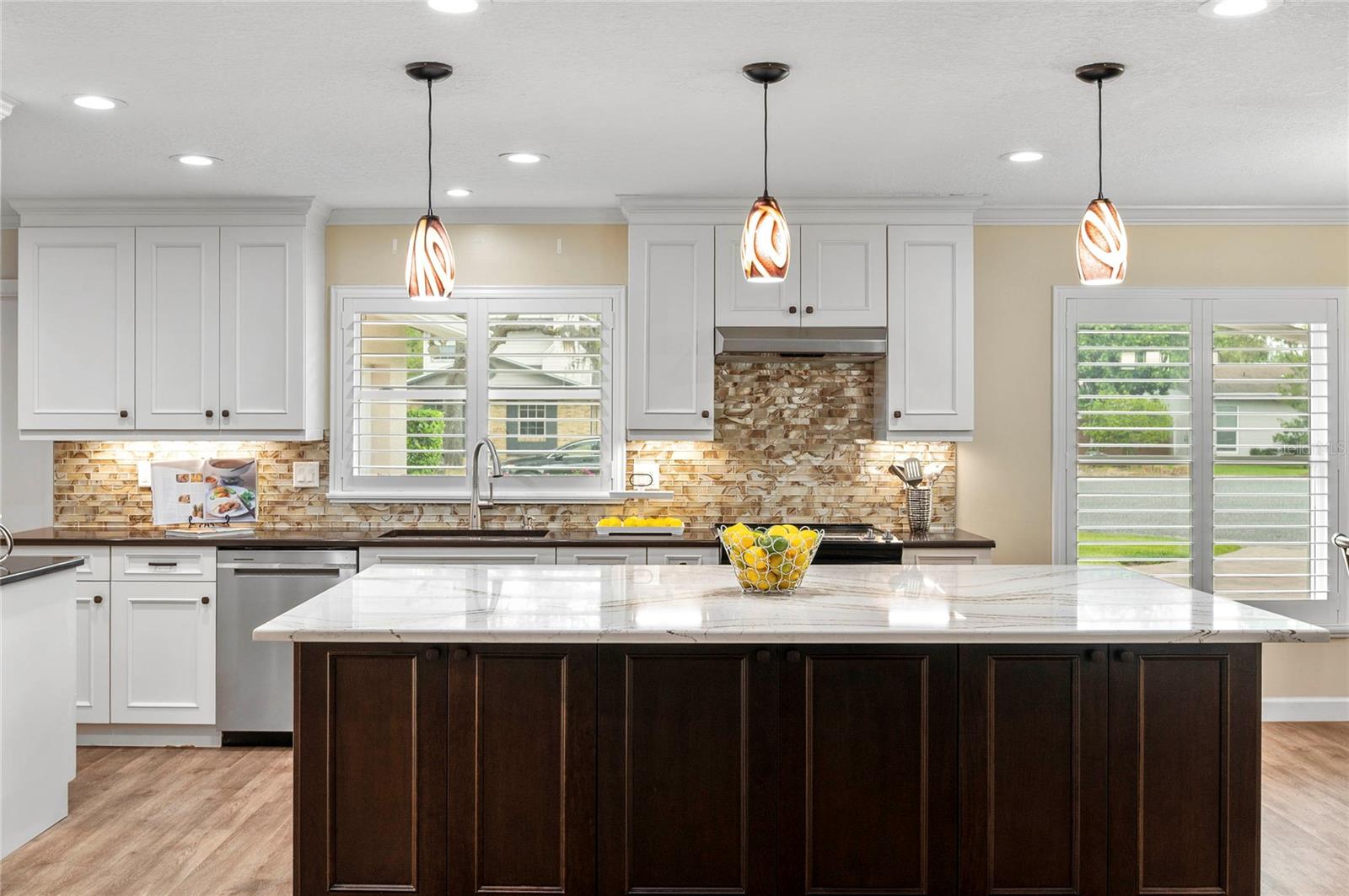 Listing photo id 2 for 516 Puerta Court