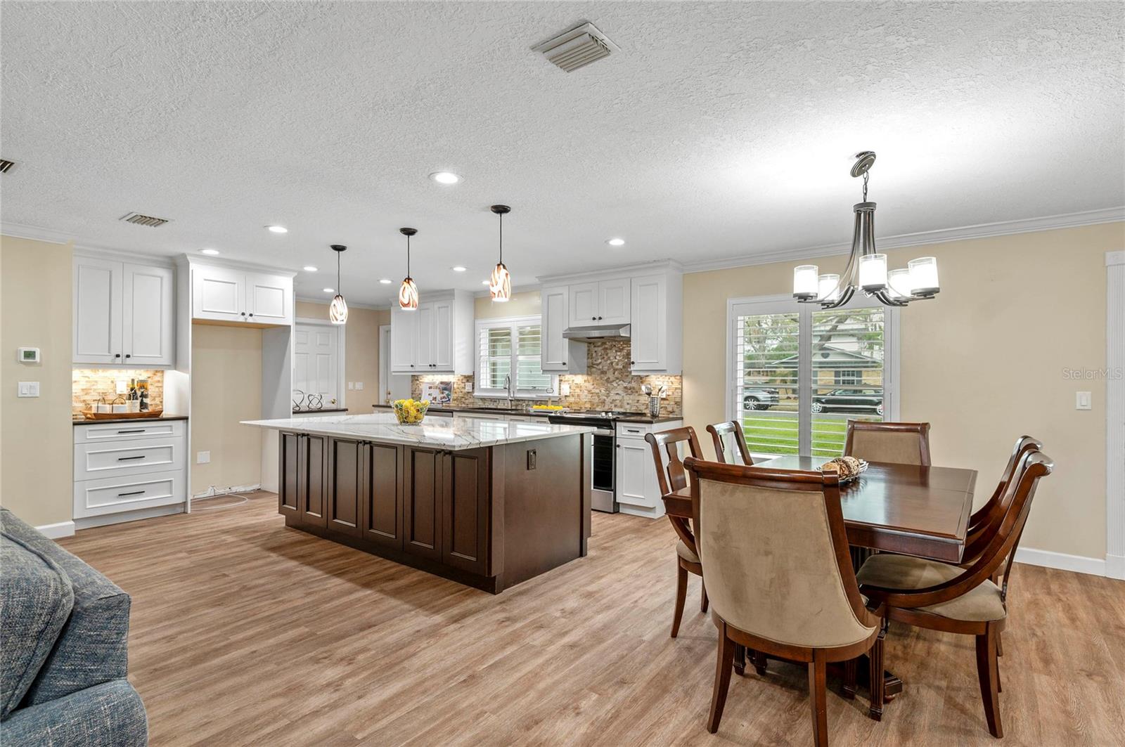 Listing photo id 5 for 516 Puerta Court