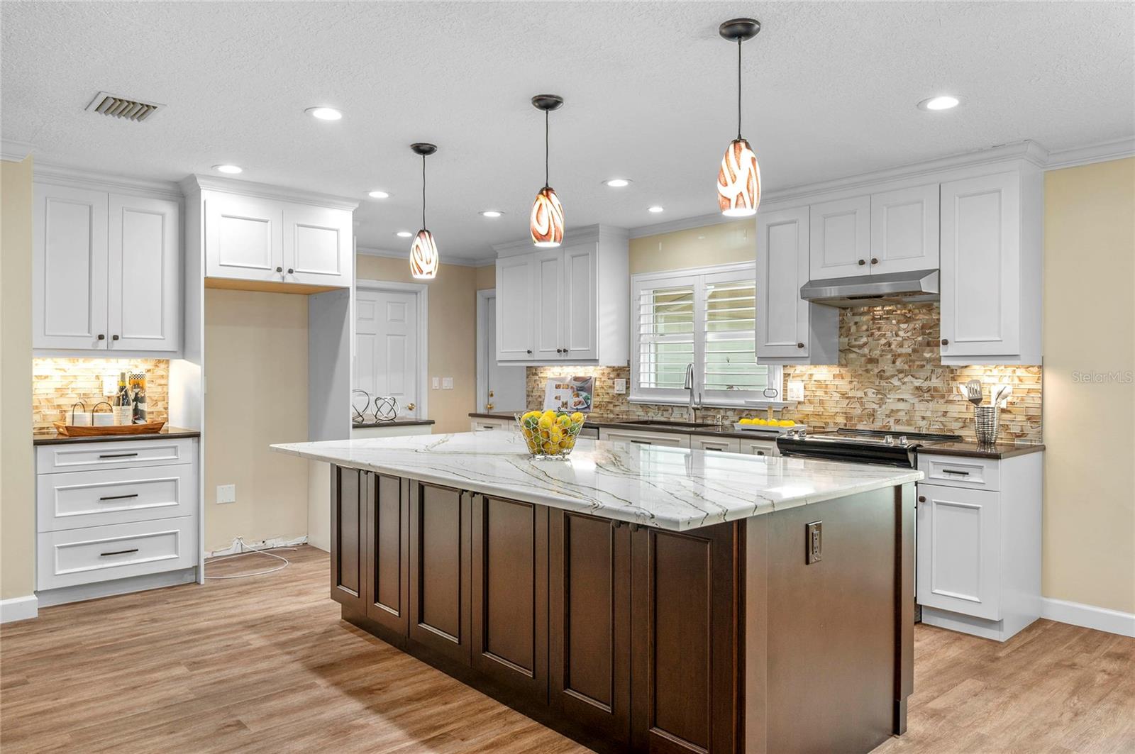 Listing photo id 6 for 516 Puerta Court