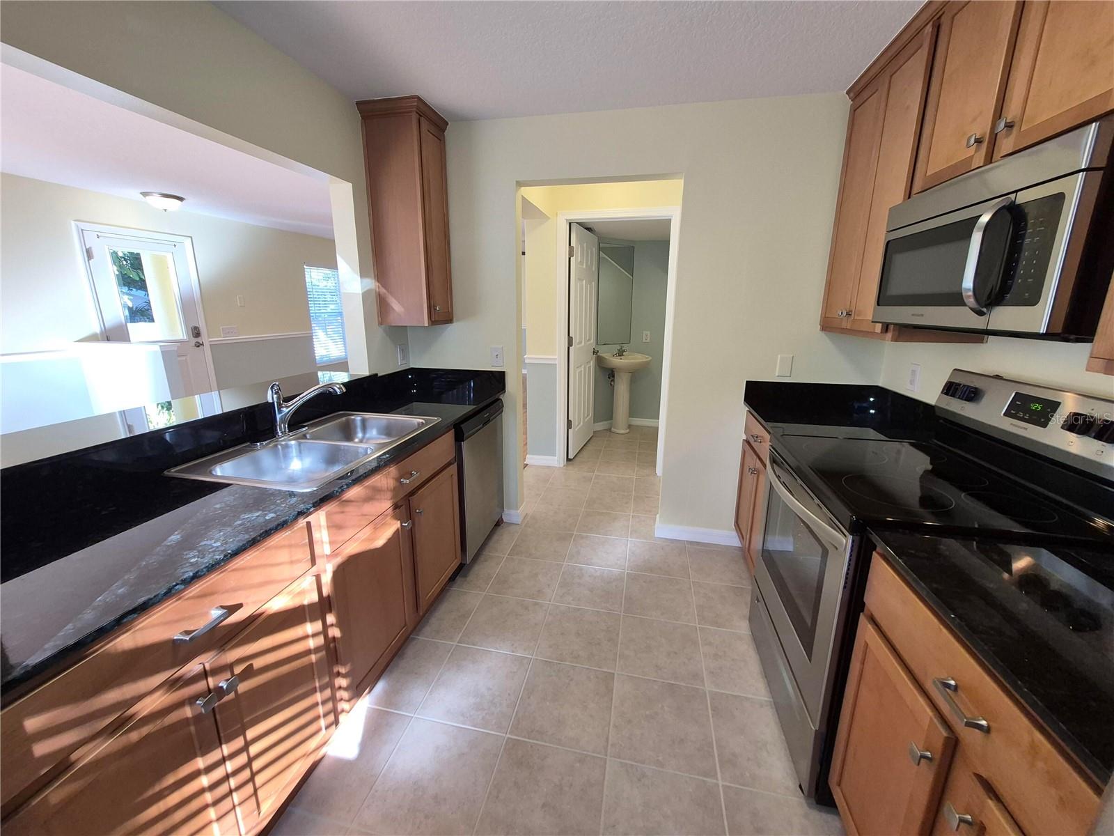 Image 10 of 29 For 3845 Island Way