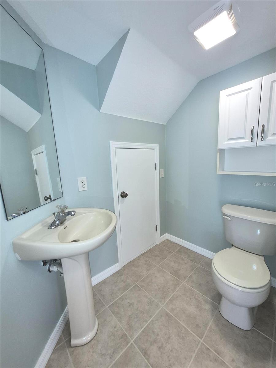 Image 11 of 29 For 3845 Island Way