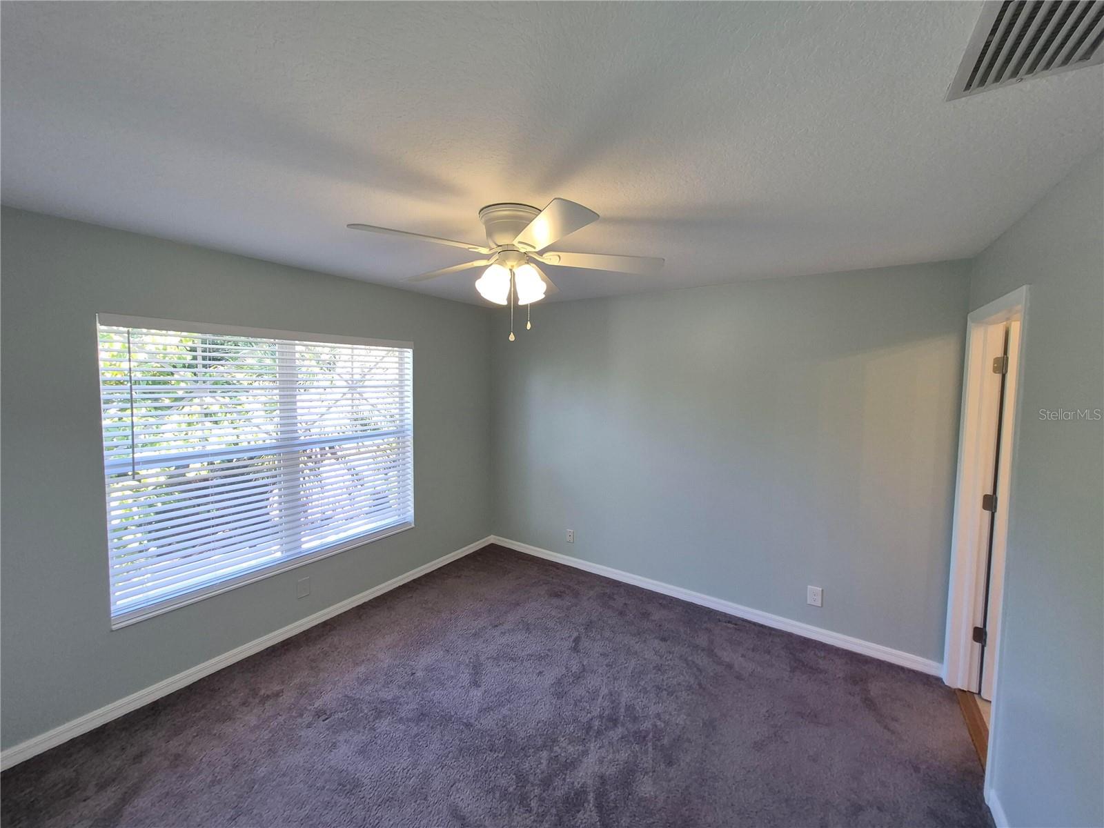 Image 15 of 29 For 3845 Island Way