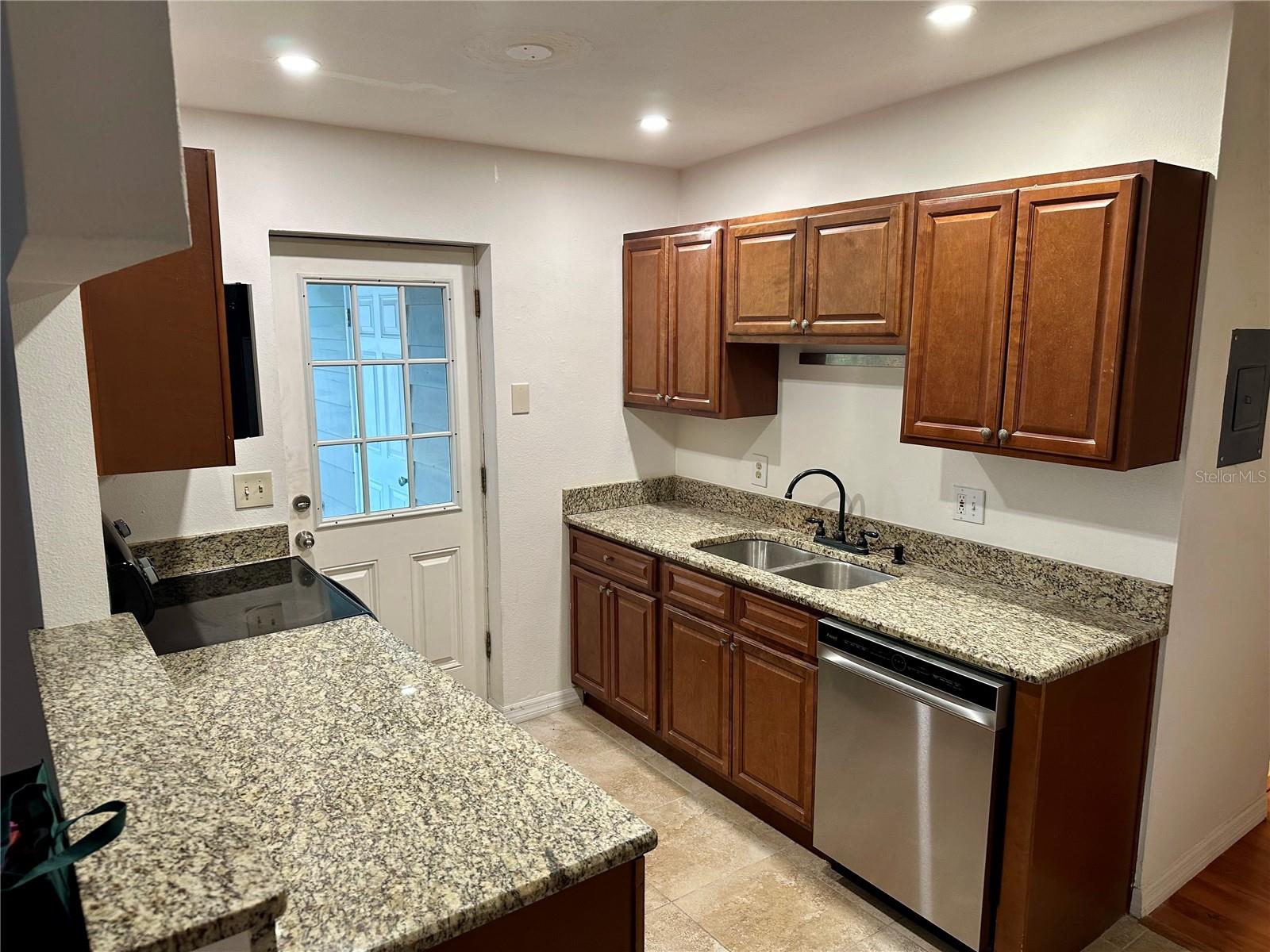 Image 5 of 11 For 1104 Hardy Avenue