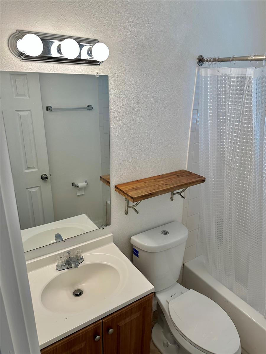 Image 7 of 11 For 1104 Hardy Avenue